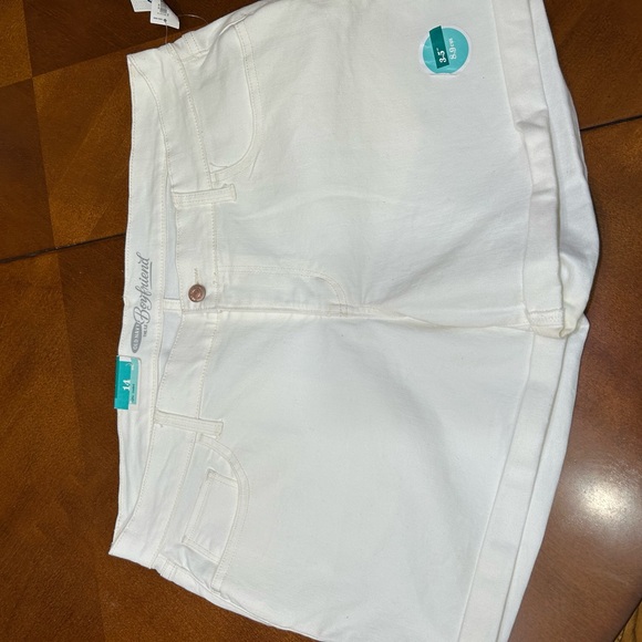 Old Navy, white boyfriend shorts - Picture 4 of 9